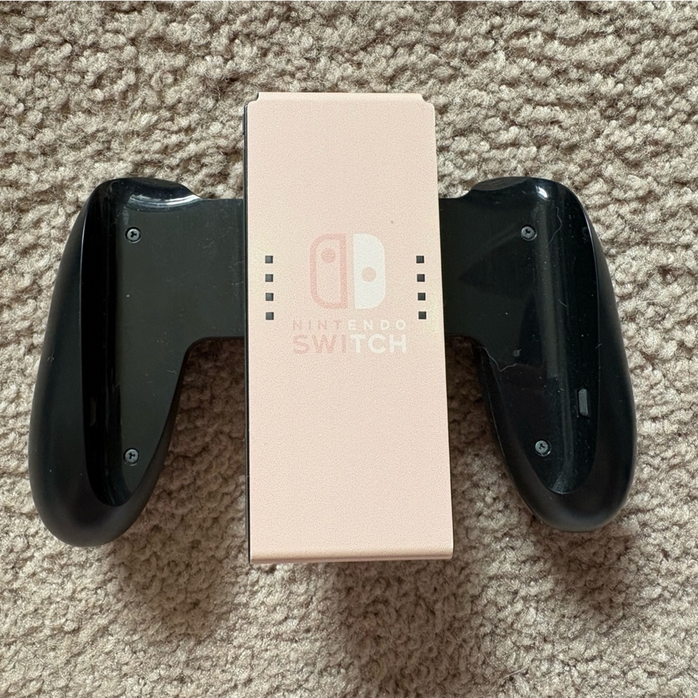 Nintendo Switch Complete Bundle - Picture 10 of 13